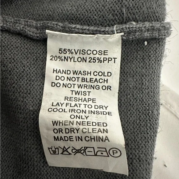 YAL New York Gray Stripe Sleeve Layered Faux Shirt Hem Sweater Size Large - Picture 2 of 7